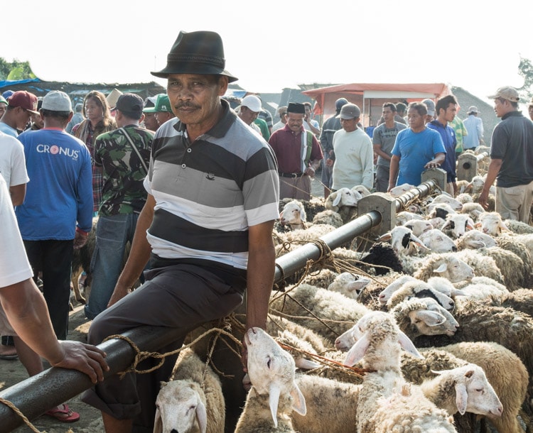 Traditional Javanese dancer in Temanggung